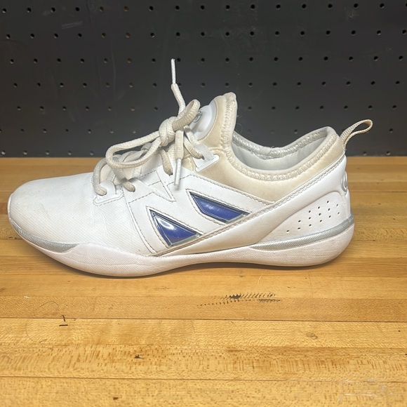 ACCENT SHOE size 6.5 - Picture 3 of 8